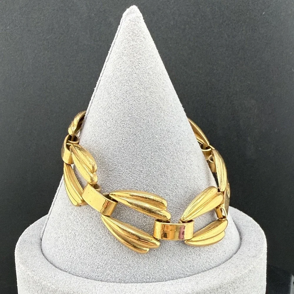 Vintage Coro Bracelet‎ Gold Tone Signed 7